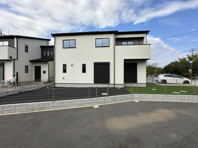 平塚市南金目　広々庭付き戸建の外観