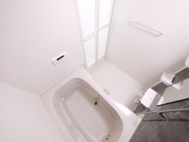 アザレアツインズの浴室|落ち着いた空間のお風呂です