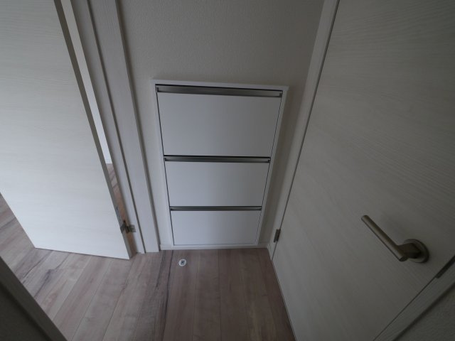 【収納】 | イルミエール千早南 | 別号室の写真になります。現況優先。