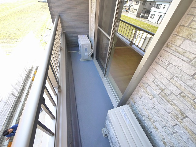 アザレアツインズのバルコニー|陽当たり良好なバルコニーです