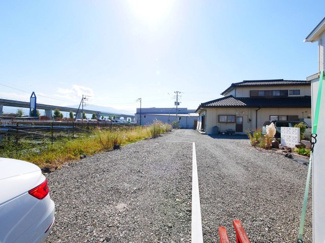 【外観】 | 道路からの進入路