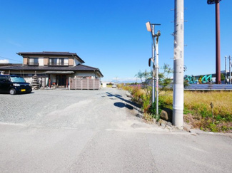 【外観】 | 道路からの進入路