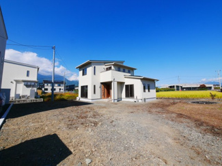 【外観】 | 平成25年築のとても綺麗な外観です。随時ご案内致します。お気軽にお問合せください。