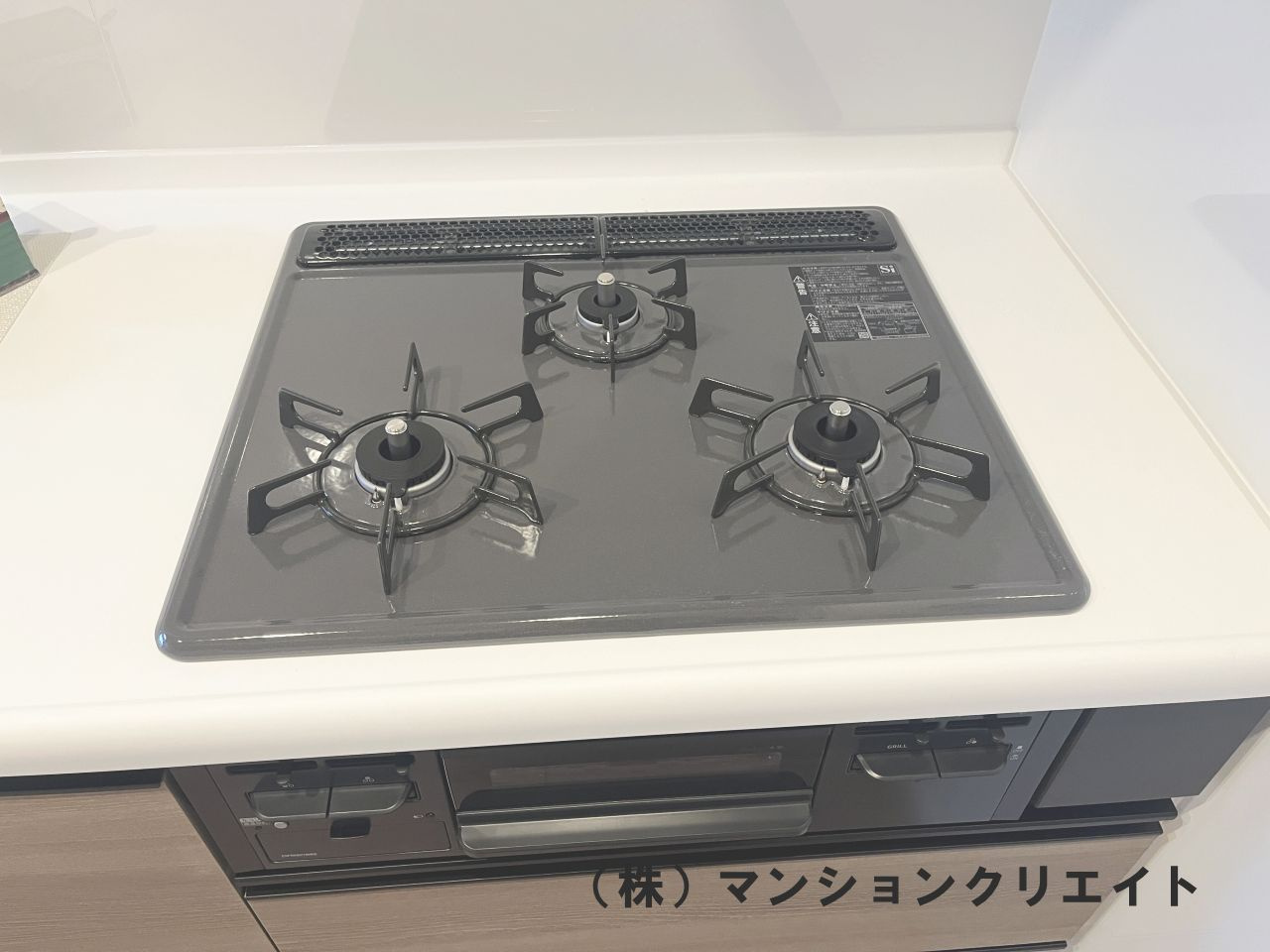 シンフォニアガーデン福井のキッチン|３口ガスコンロ