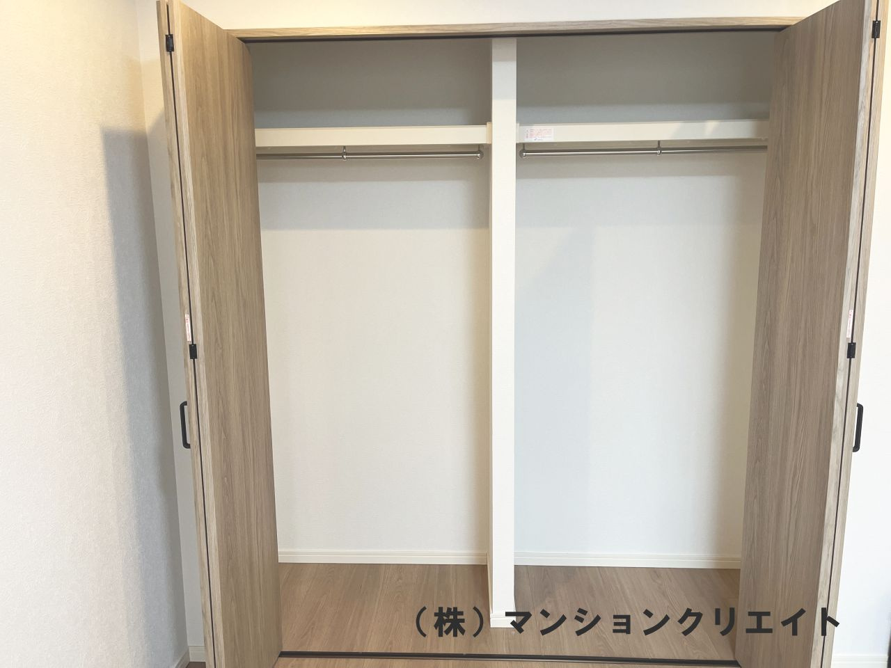 シンフォニアガーデン福井の収納|洋室6.6帖のクローゼット