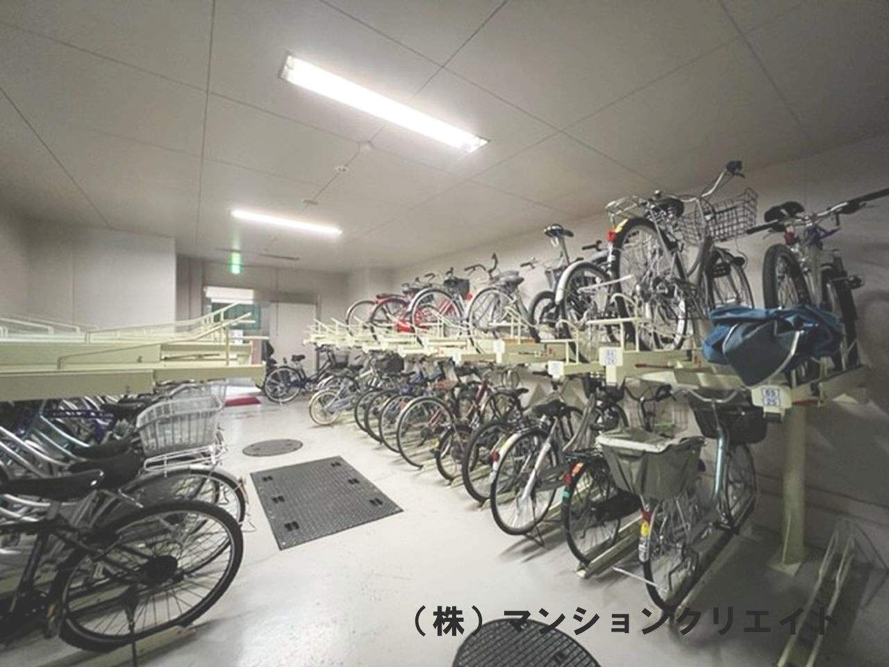 シンフォニアガーデン福井の駐輪場|室内型駐輪場