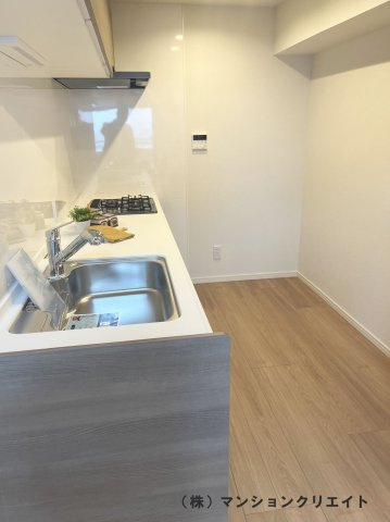 シンフォニアガーデン福井のキッチン|キッチンの背面はスペースがたっぷり取ってあります。