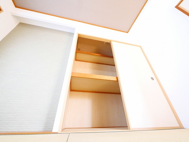 クレール郡山筒井の収納