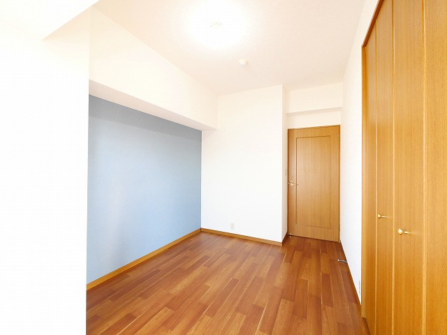 クレール郡山筒井の洋室