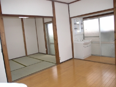 西之庄アパートの居間・リビング