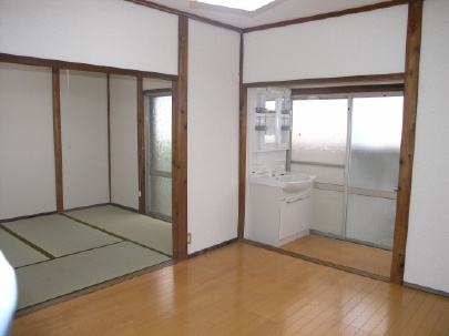 西之庄アパートの居間・リビング