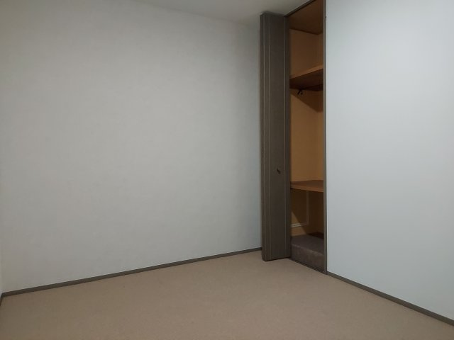 ラ・ビスタ宝塚サウステラス2番館の洋室|洋室約5.7帖