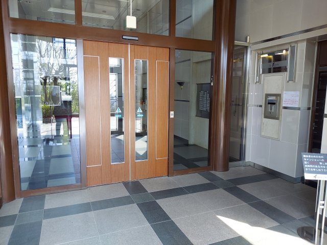 ラ・ビスタ宝塚サウステラス2番館のエントランス|エントランス内