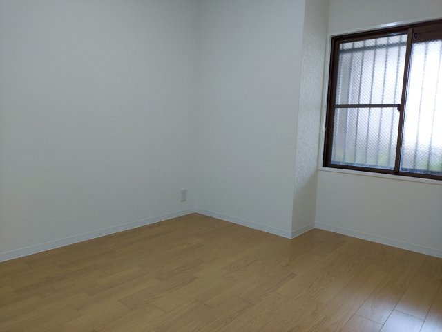 グラン・ドムール宝塚売布南の洋室|洋室約5.5帖