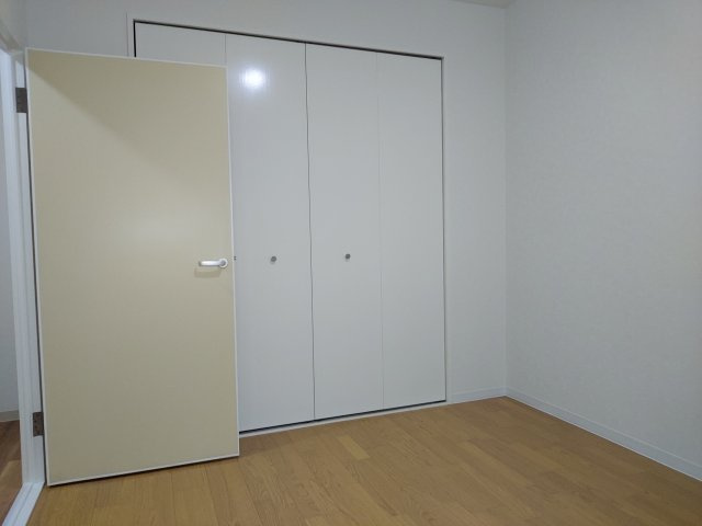 グラン・ドムール宝塚売布南の洋室|洋室約5.5帖