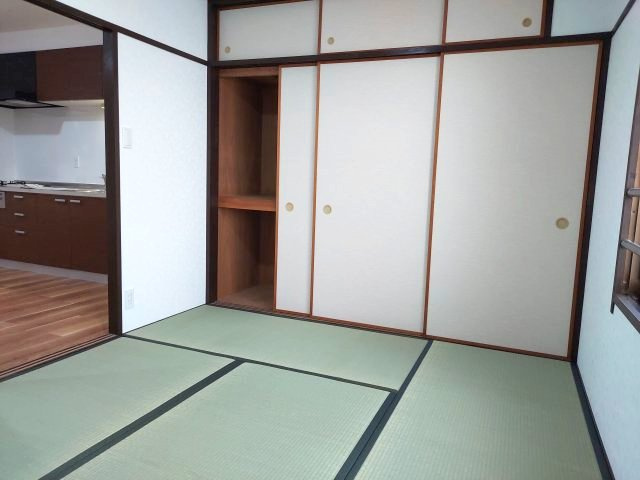 グラン・ドムール宝塚売布南の和室|和室約6帖