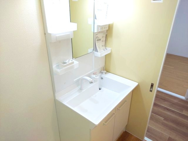 グラン・ドムール宝塚売布南の独立洗面台|洗面化粧台