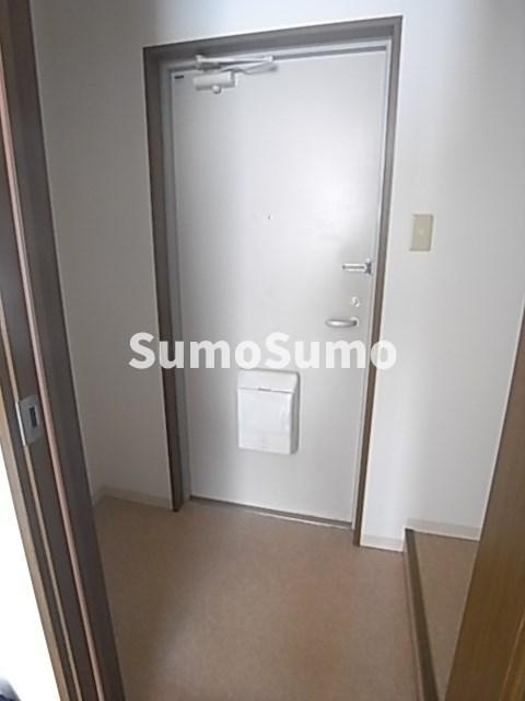 上沢ハイツの玄関|収納もある玄関です