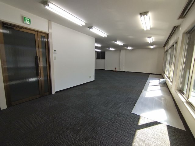 京桜興産ビル|別フロアの写真です