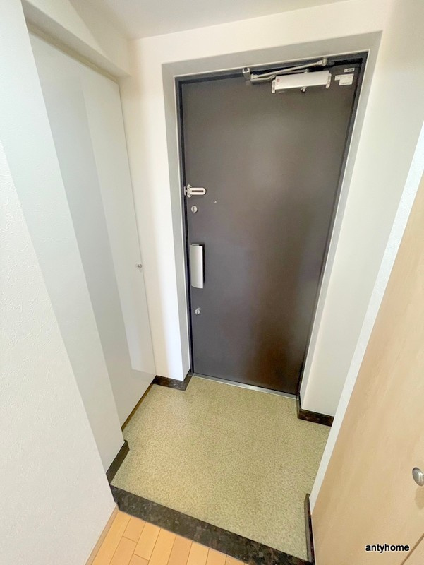 Gramercy Nipponbashi　仲介手数料無料の玄関