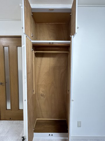 栄２－４－９貸家　の収納