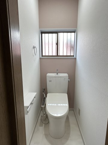 栄２－４－９貸家　のトイレ|洗浄暖房便座付き