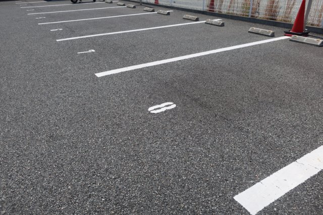 ハイツ中浜の駐車場