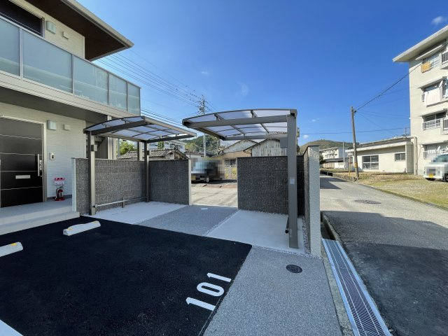 シャーメゾン ソアヴィータの駐車場