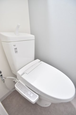 大阪市都島区内代町１丁目の賃貸マンションのトイレ
