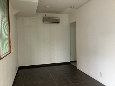 【玄関】 | 庄栄町貸事務所