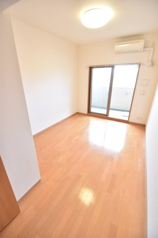大阪市城東区中央２丁目の賃貸マンションの居間・リビング