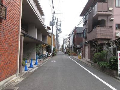 メゾンポエムⅢの周辺|前面道路