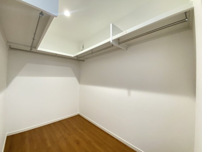 【収納】 | 読谷村渡慶次2期（全3棟）3号棟 | 3号棟　洋室7帖＋大容量WIC付き♪