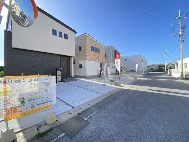 読谷村渡慶次2期（全3棟）ラスト3号棟の前面道路含む現地写真|※東側公道6m
