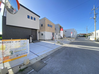 【前面道路含む現地写真】 | 読谷村渡慶次2期（全3棟）3号棟 | ※東側公道6m