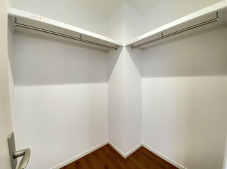 【収納】 | 読谷村渡慶次2期（全3棟）3号棟 | 3号棟　玄関入ってすぐに便利なWIC付き♪