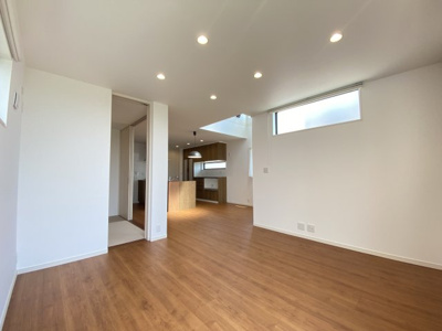 【居間・リビング】 | 読谷村渡慶次2期（全3棟）ラスト3号棟 | 3号棟　オーシャンビュー♪LDK19帖♪上部吹抜♪リビングエアコン標準装備♪