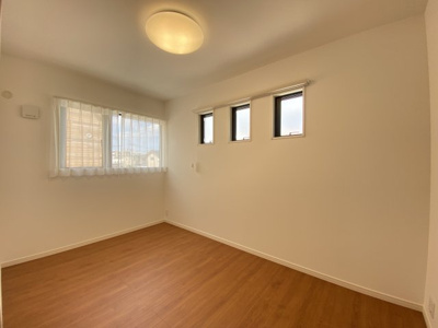 【洋室】 | 読谷村渡慶次2期（全3棟）3号棟 | 3号棟　洋室5帖＋CL付き♪