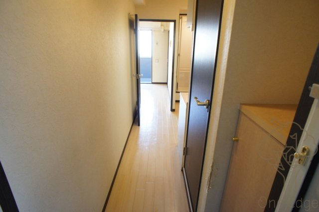 グランパシフィック十三東の玄関