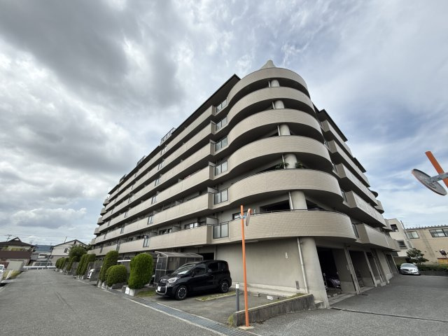 ロイヤルシャトー手柄南の外観