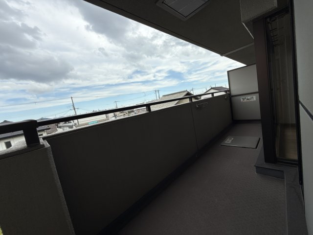 ロイヤルシャトー手柄南のバルコニー