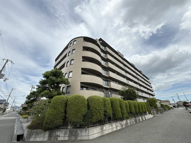 ロイヤルシャトー手柄南の外観