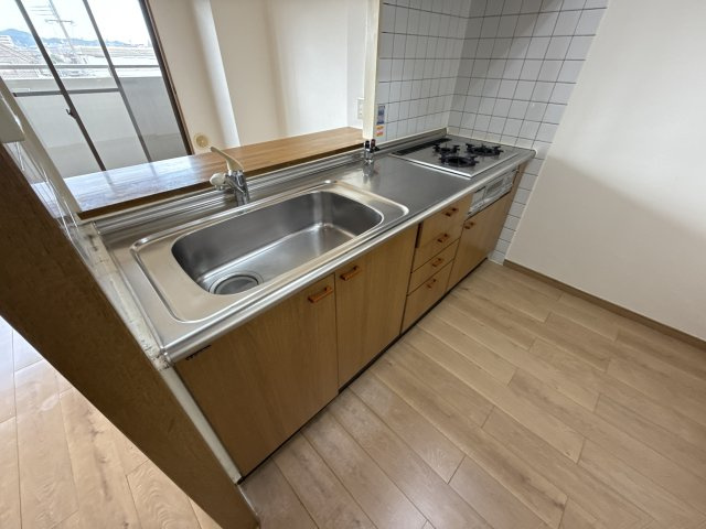 ロイヤルシャトー手柄南のキッチン