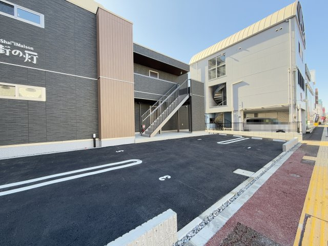 シャーメゾン街の灯の駐車場