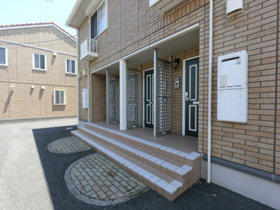 【玄関】 | サニースクエア Ｂ | 玄関前