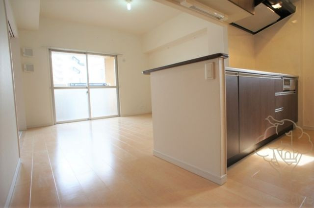 メロッソ梅北の居間・リビング