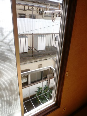 【設備】 | 三鷹ハイツA棟 | 物干し竿掛け