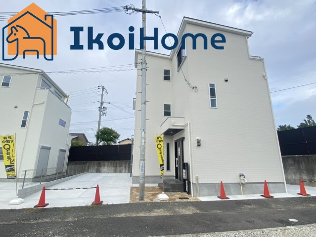 明石市大蔵町　新築一戸建　A号地の駐車場|駐車場4台可能！　大蔵海岸を目の前の、プライベートBBQスペース！
地元工務店の安心施工！この立地素敵です！