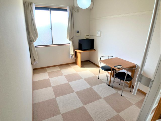 【居間・リビング】 | 設備・仕様は号室により異なる為、現況を優先致します。