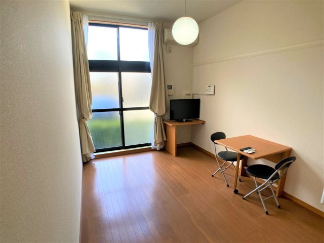 【居間・リビング】 | 設備・仕様は号室により異なる為、現況を優先致します。